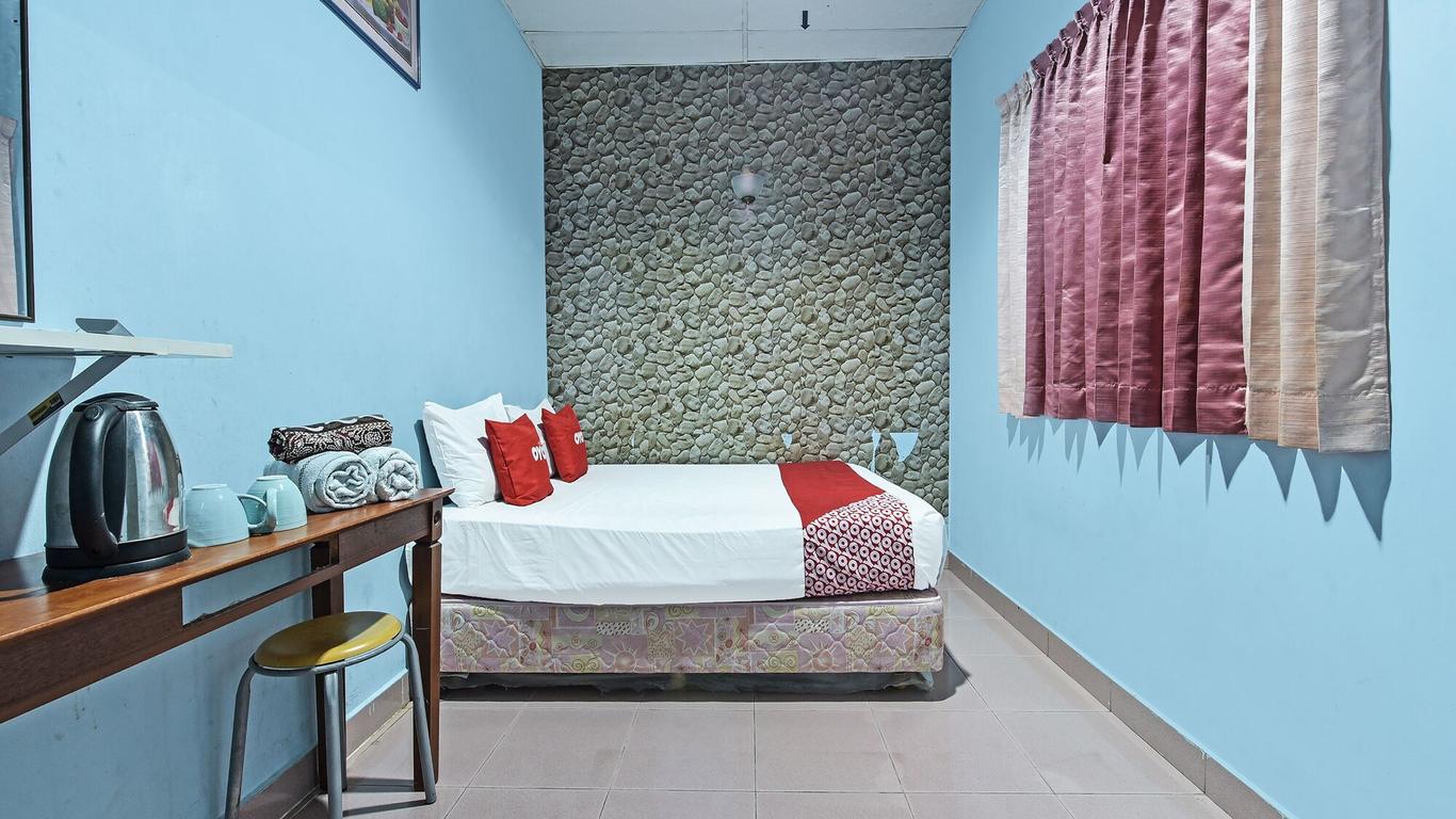 OYO 90736 Lh Resak Motel