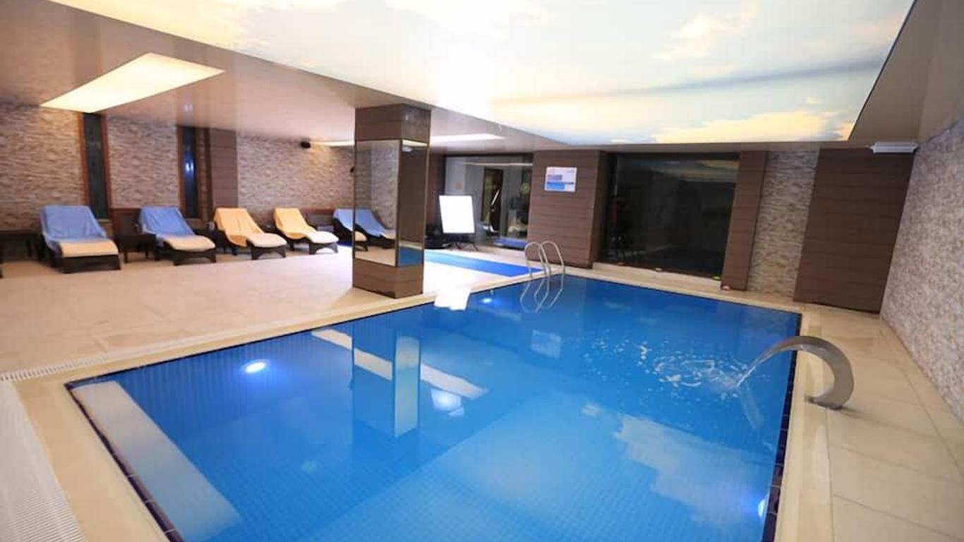 Bal Hotel
