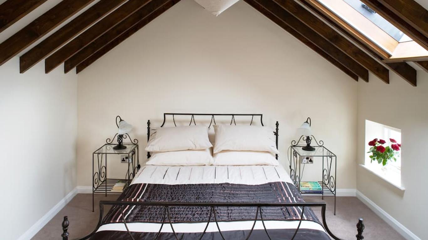 Morton House and The Stable Block Masham - Adjoining holiday cottages for singles, couples and large groups