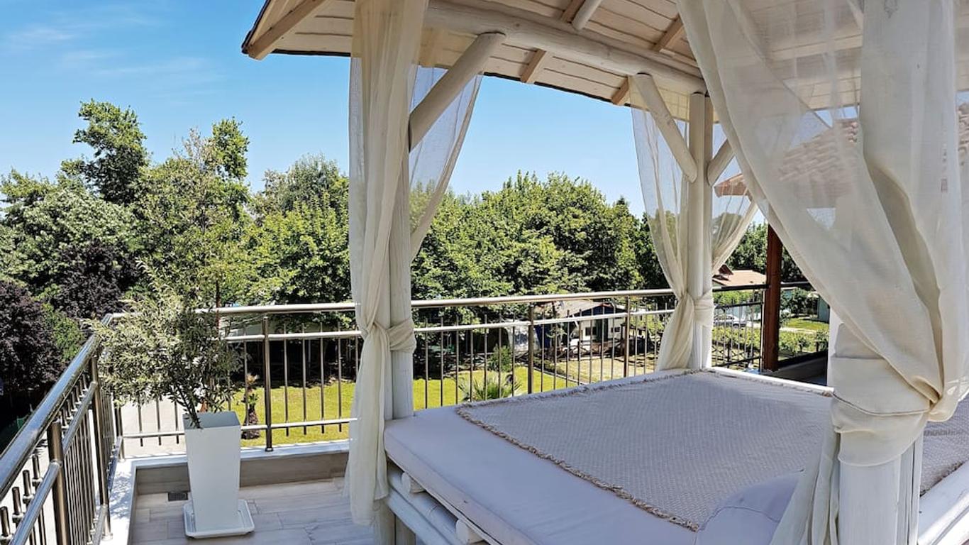 Efrosini Hotel Apartments & Studios