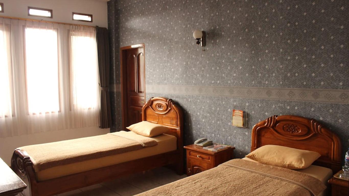 Lingga Hotel