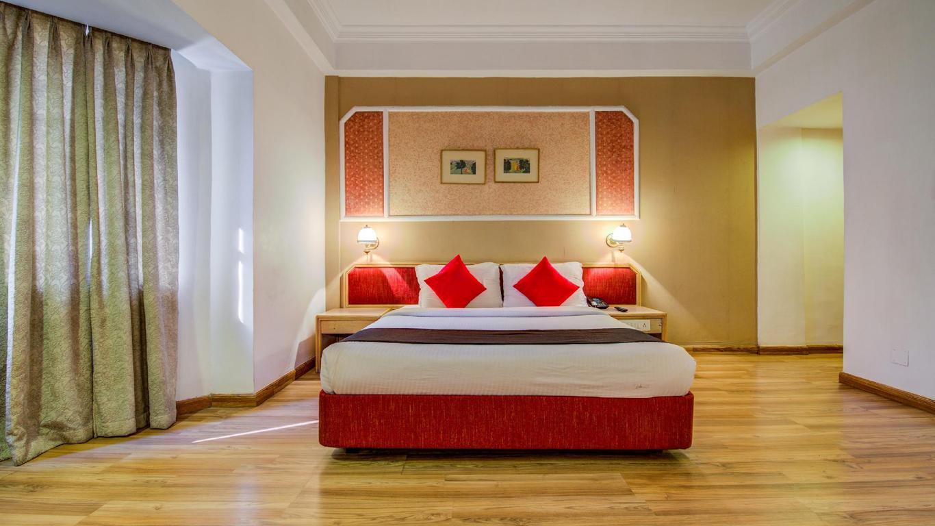 Capital O 1399 Hotel Yuvraj Palace