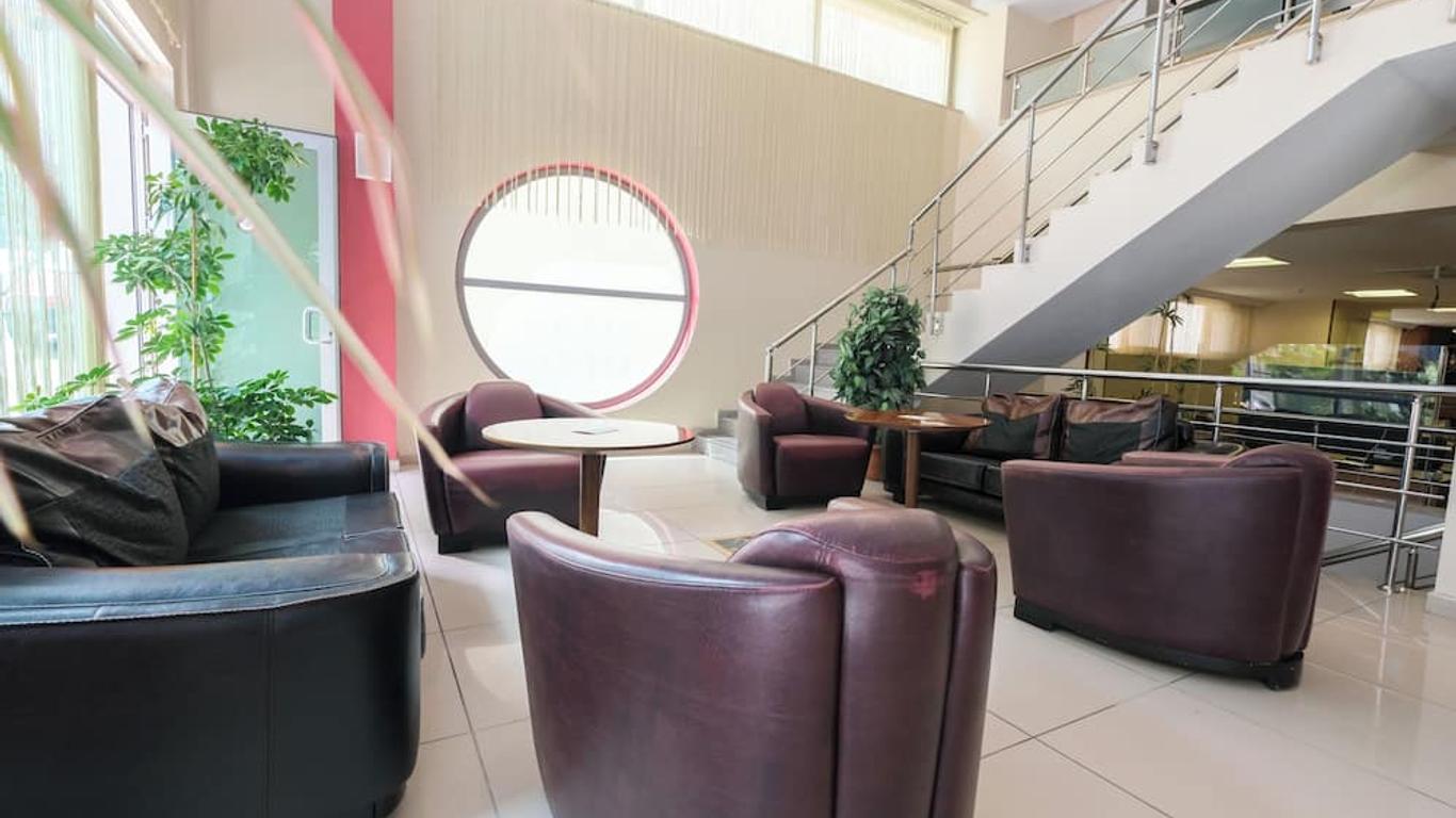 Siyav Hotel