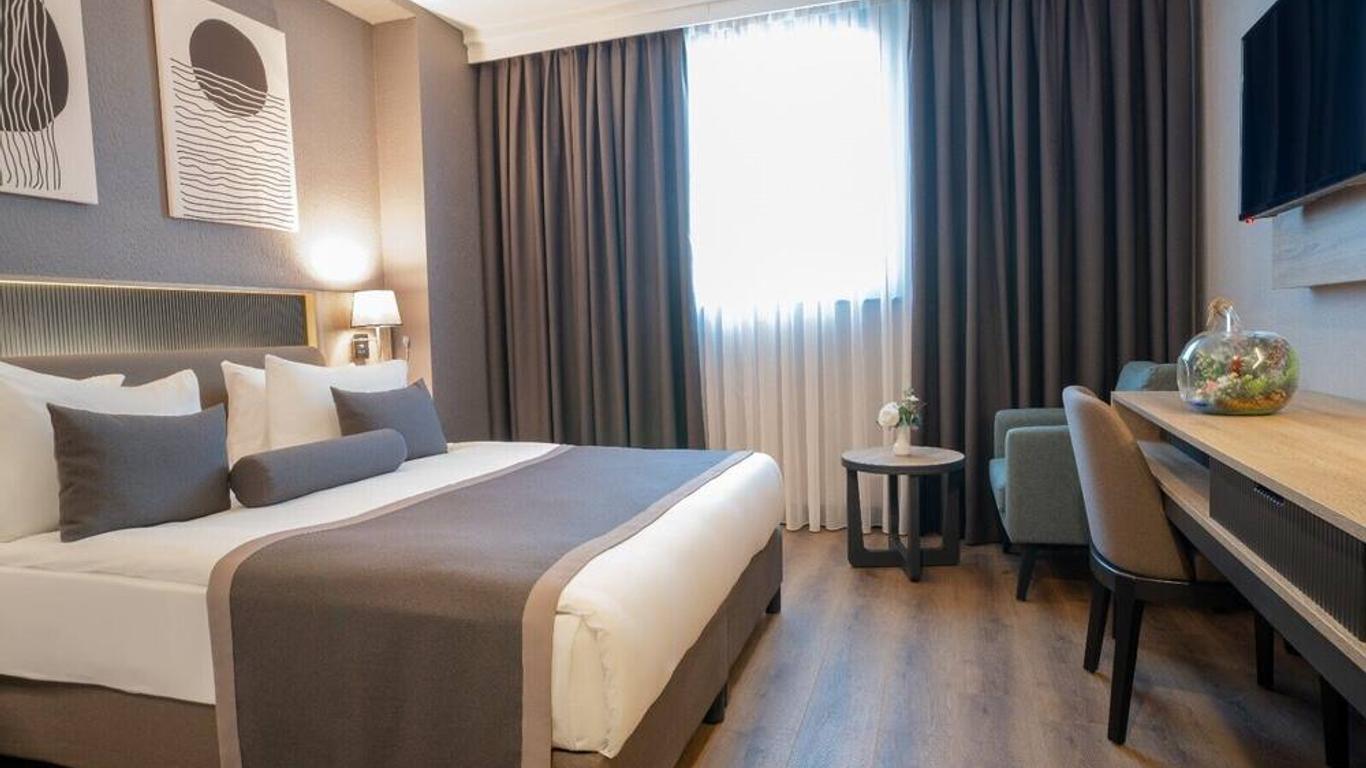 Mayi Hotel