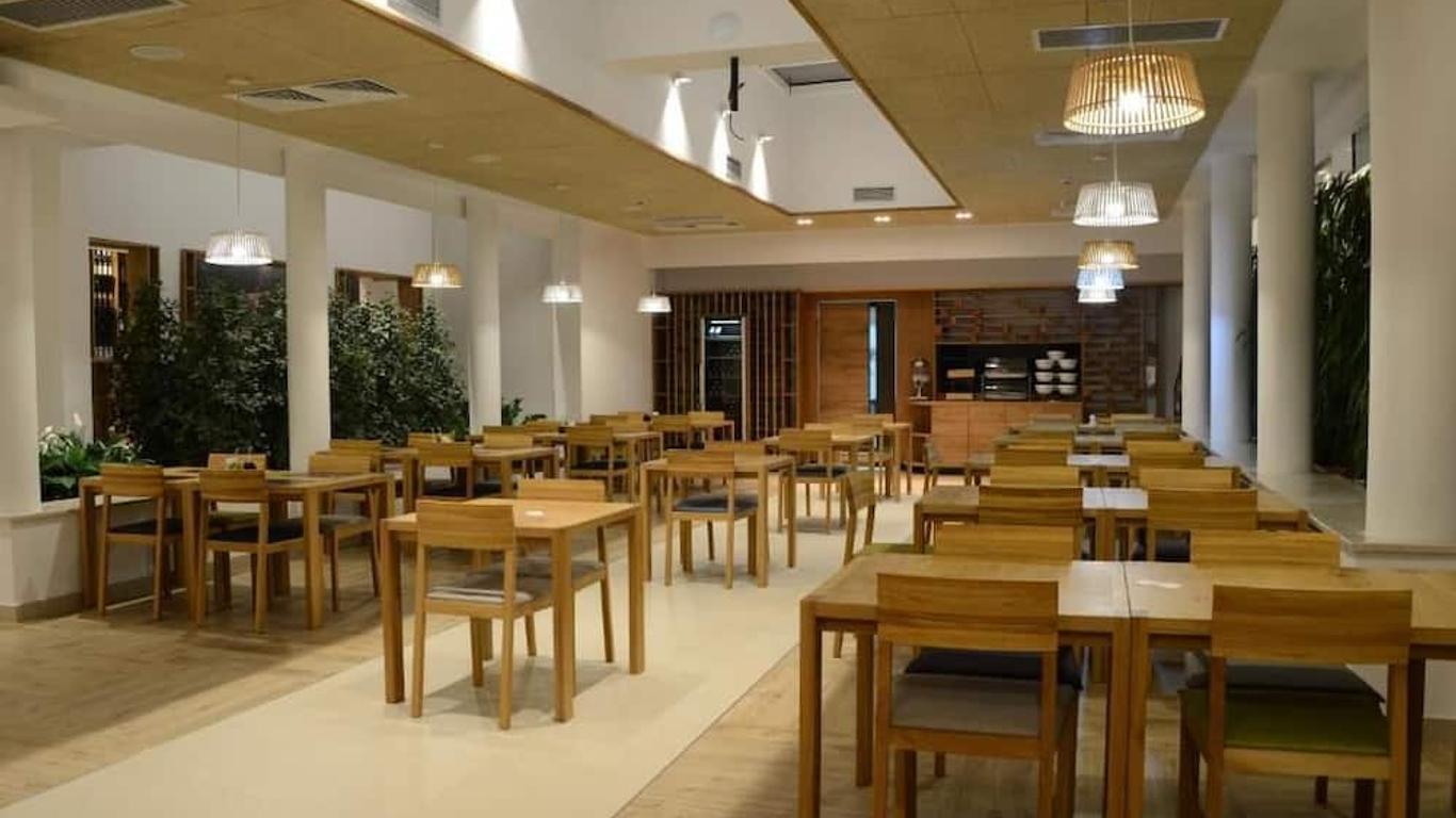 Hotel Nar