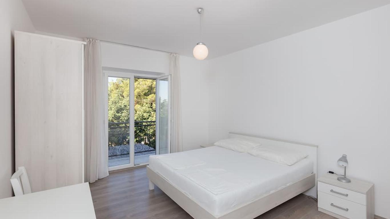 Rooms Villa Basica