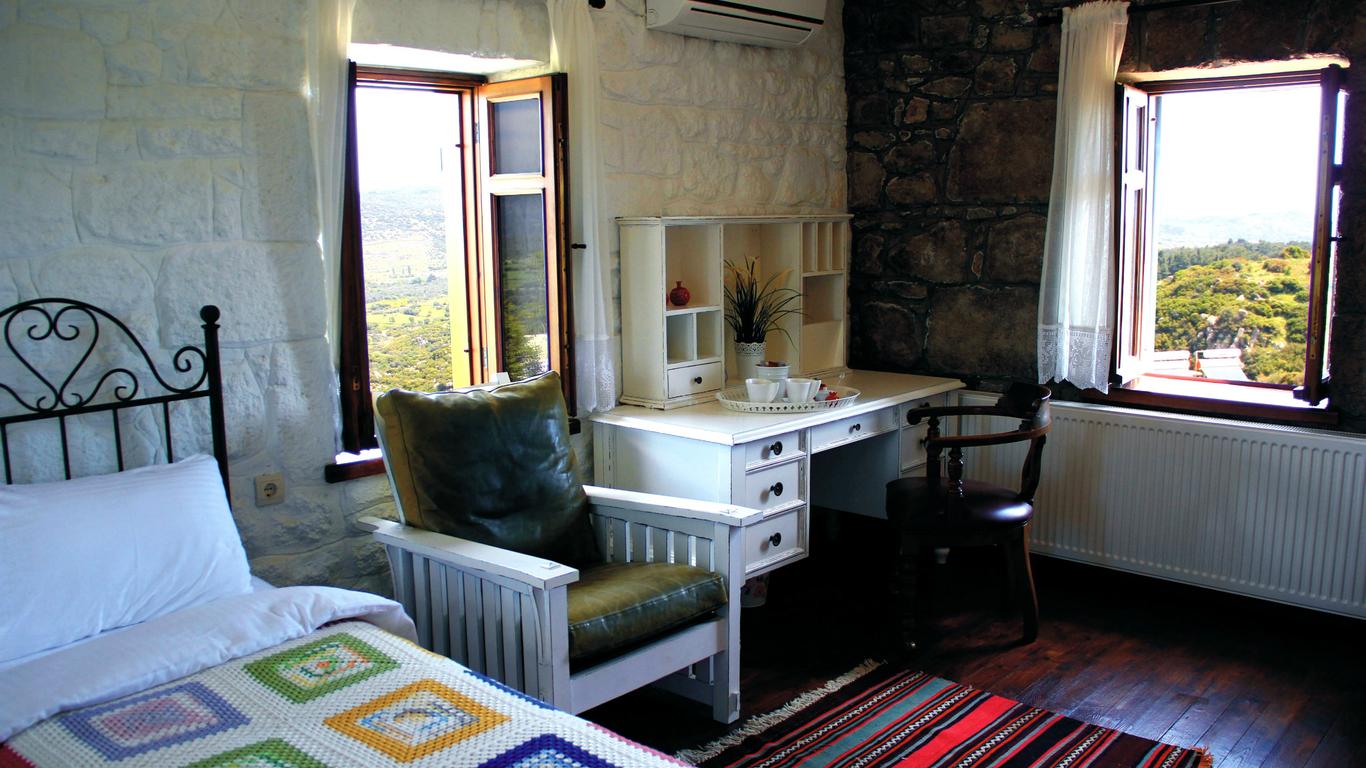Assos Nar Konak