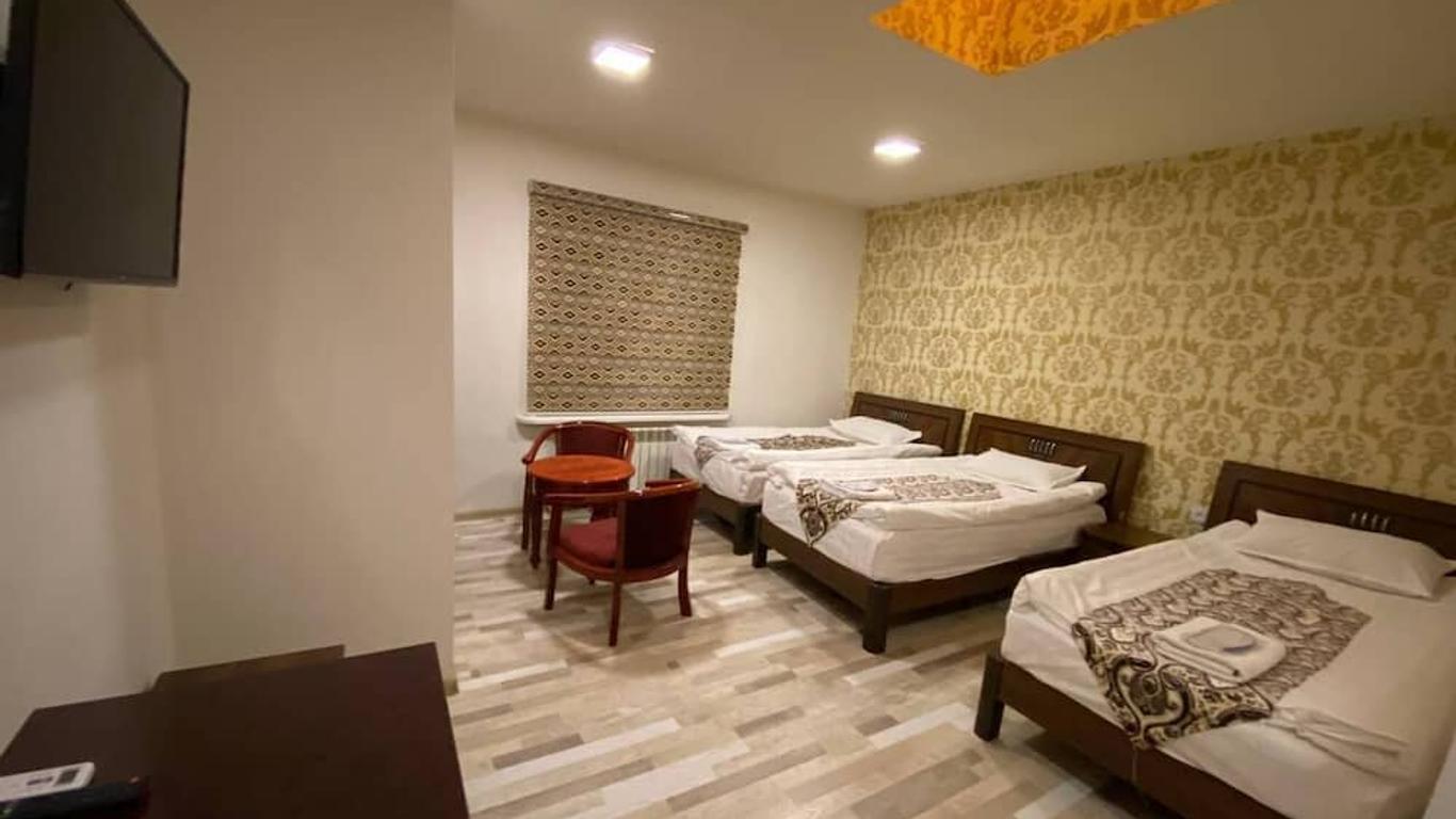 Hotel Diyor