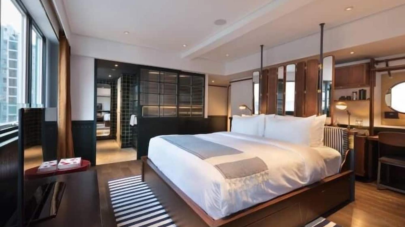 Saigon By Night Luxury Hotel