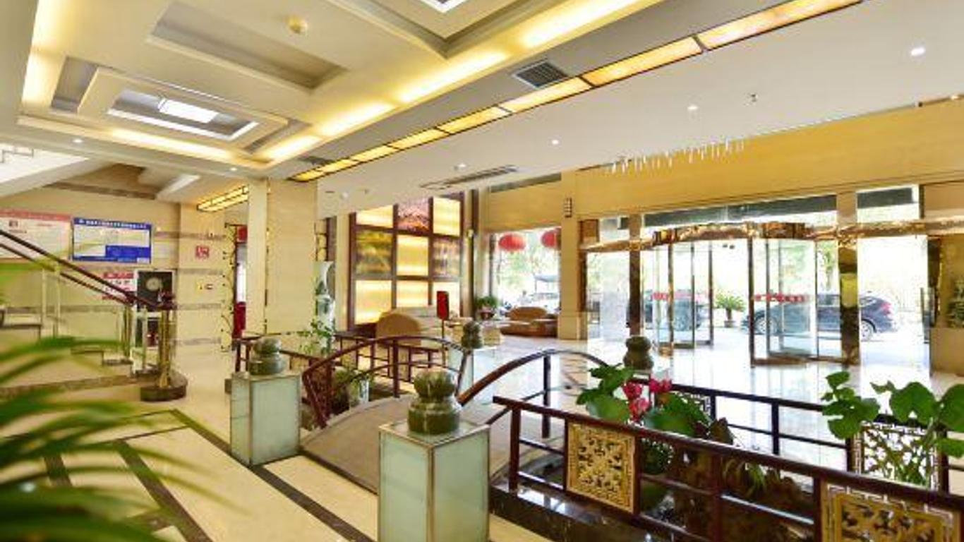 Wuyuan Junyue Hotel