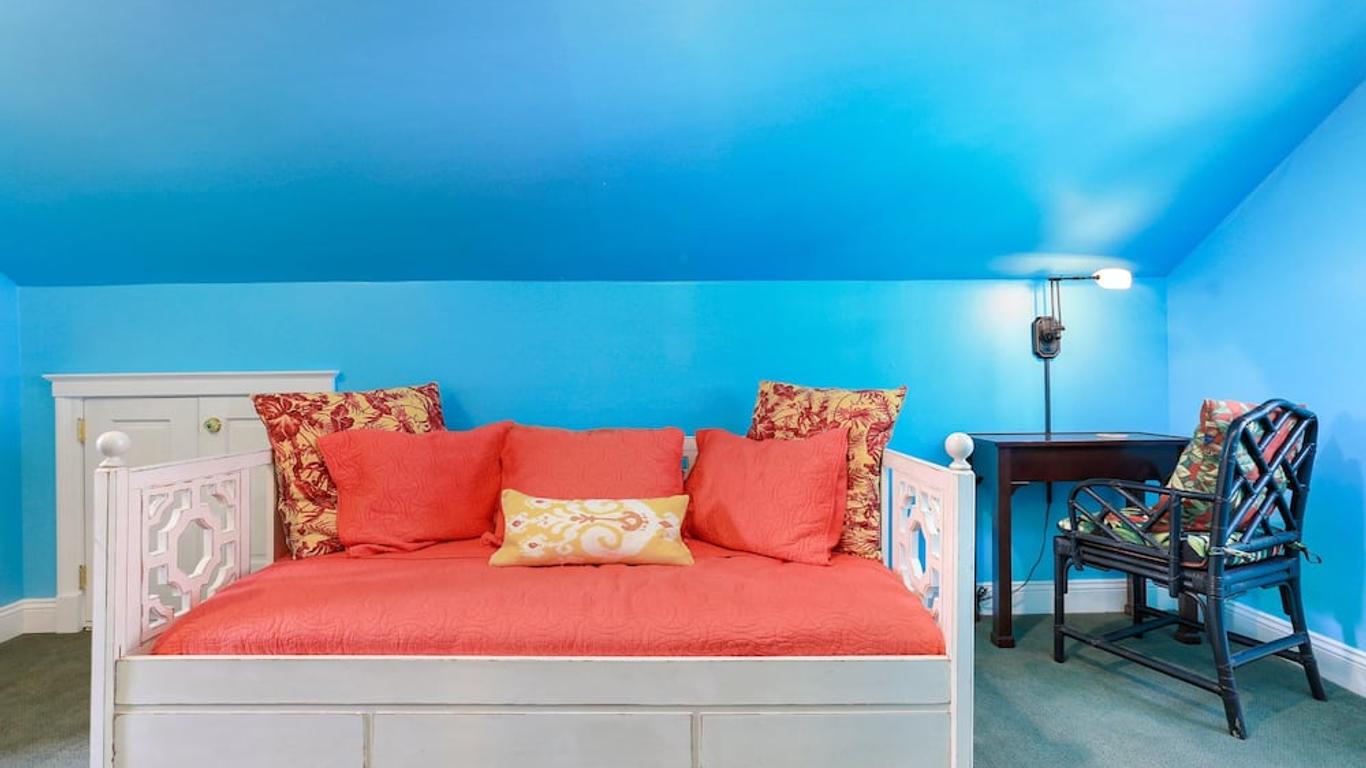 Historic Inn in the Marigny, blocks to French Quarter