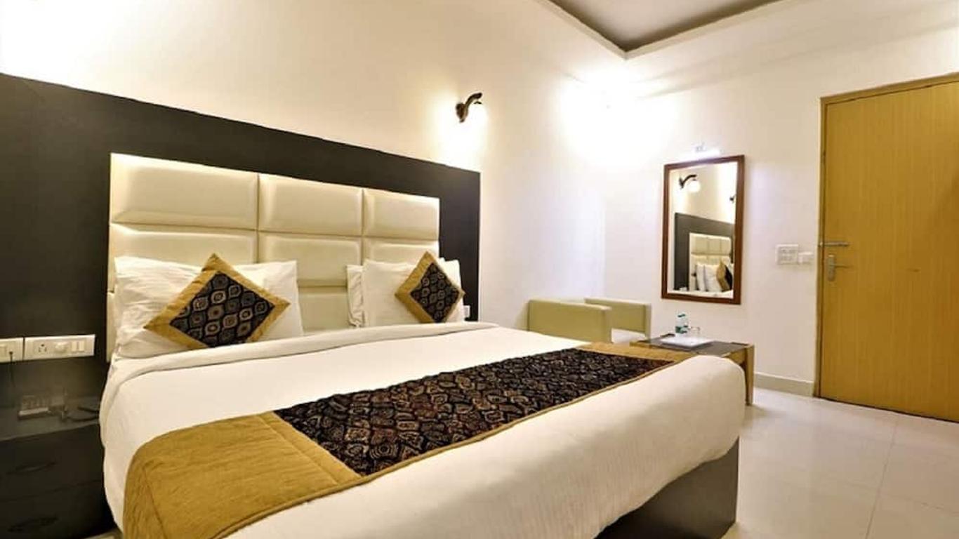 Airport Hotel J P Palace