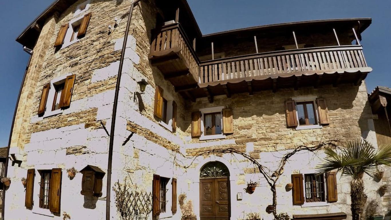 4lander House Balins