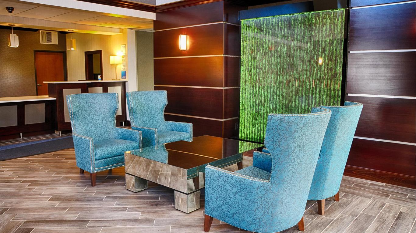 Holiday Inn Express & Suites Sidney