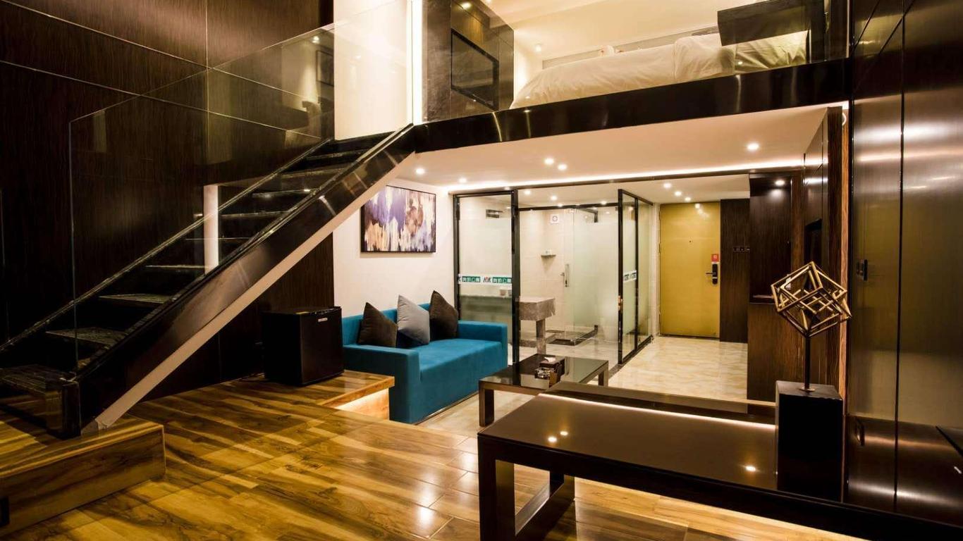 Okay Apartment (Guangzhou Hanxi Changlong Metro Station)