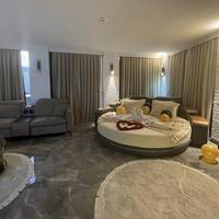 Le Luxe Suites Hotel & Spa