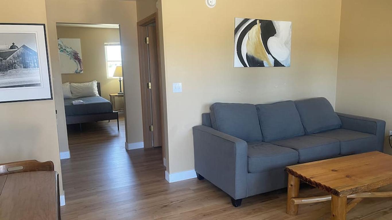 The Kingsley Suites