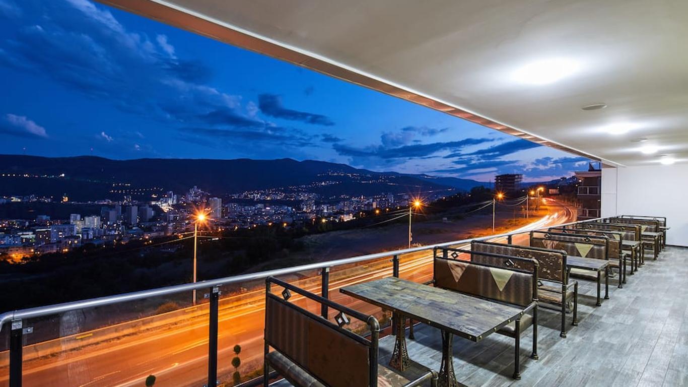 Lisi Hills Hotel