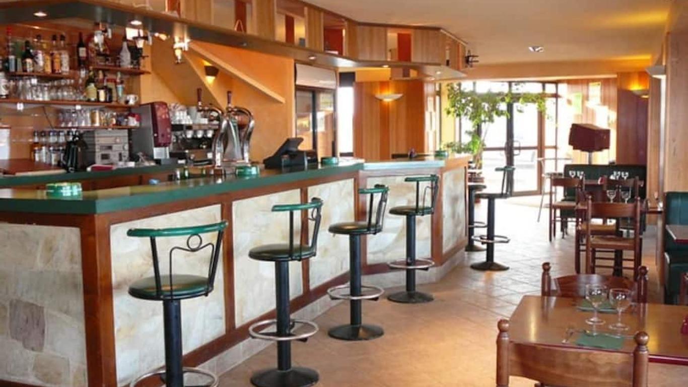 Hotel Restaurant Le Relais des Cinq Routes