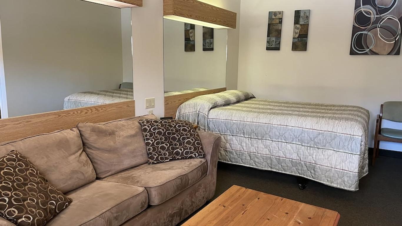 Calabogie Motor Inn