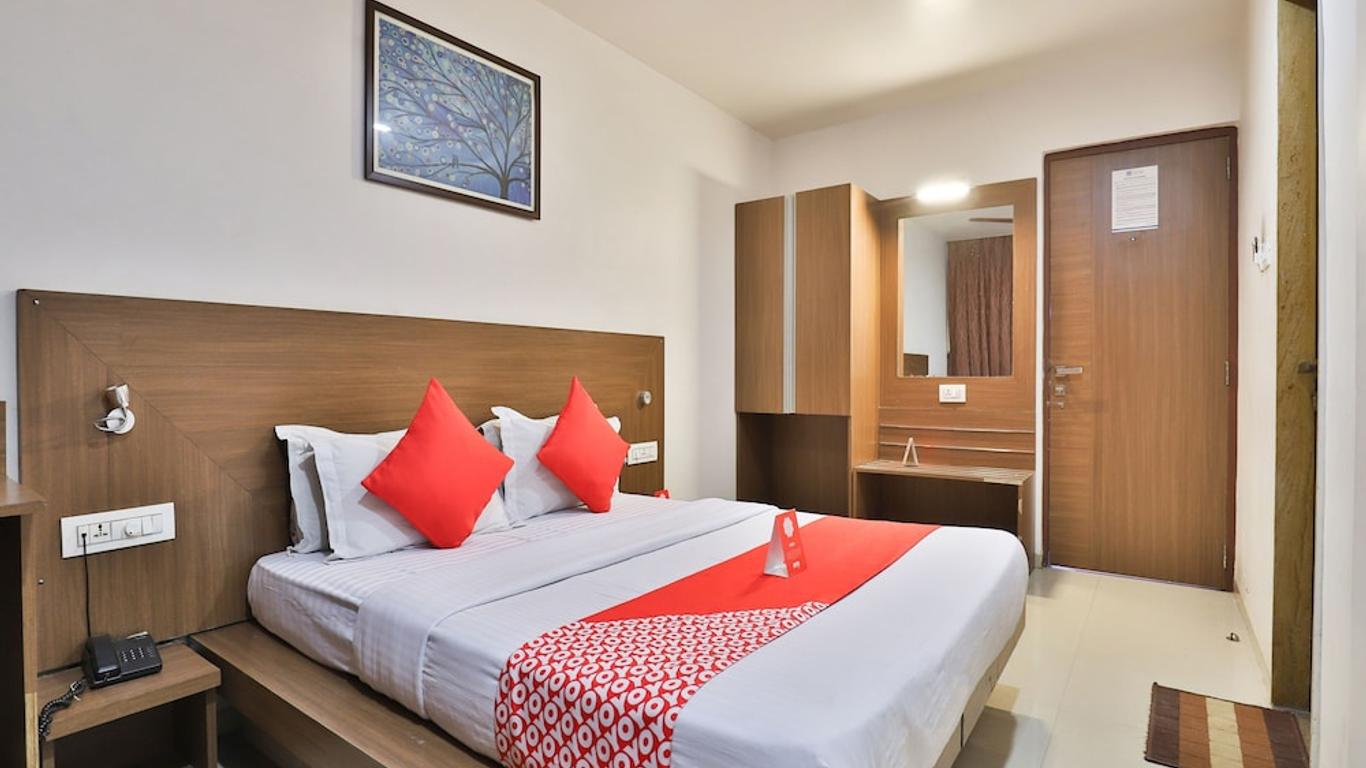 Oyo 14837 Hotel Uberoi Anand