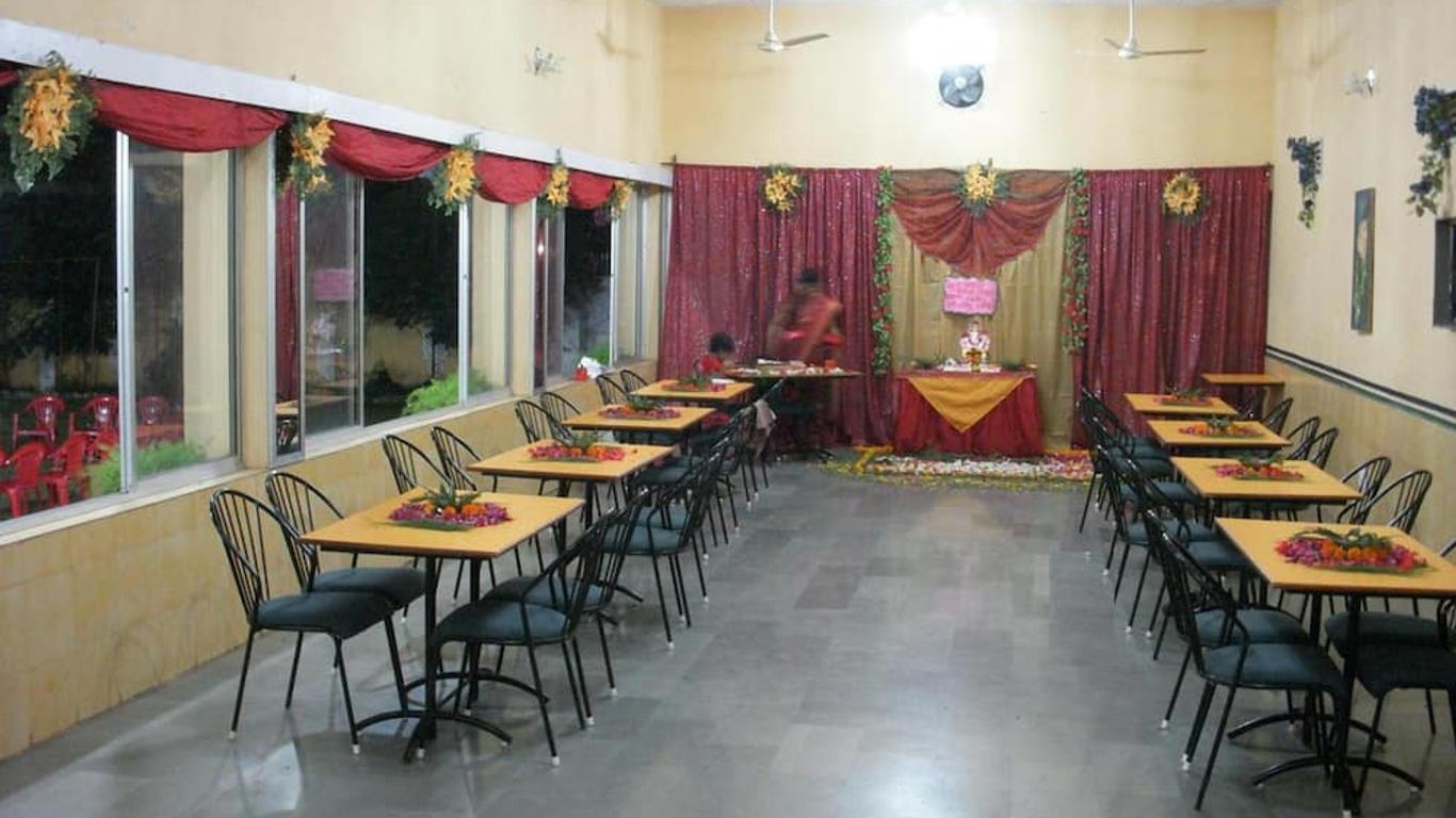 Hotel Grand Barrack