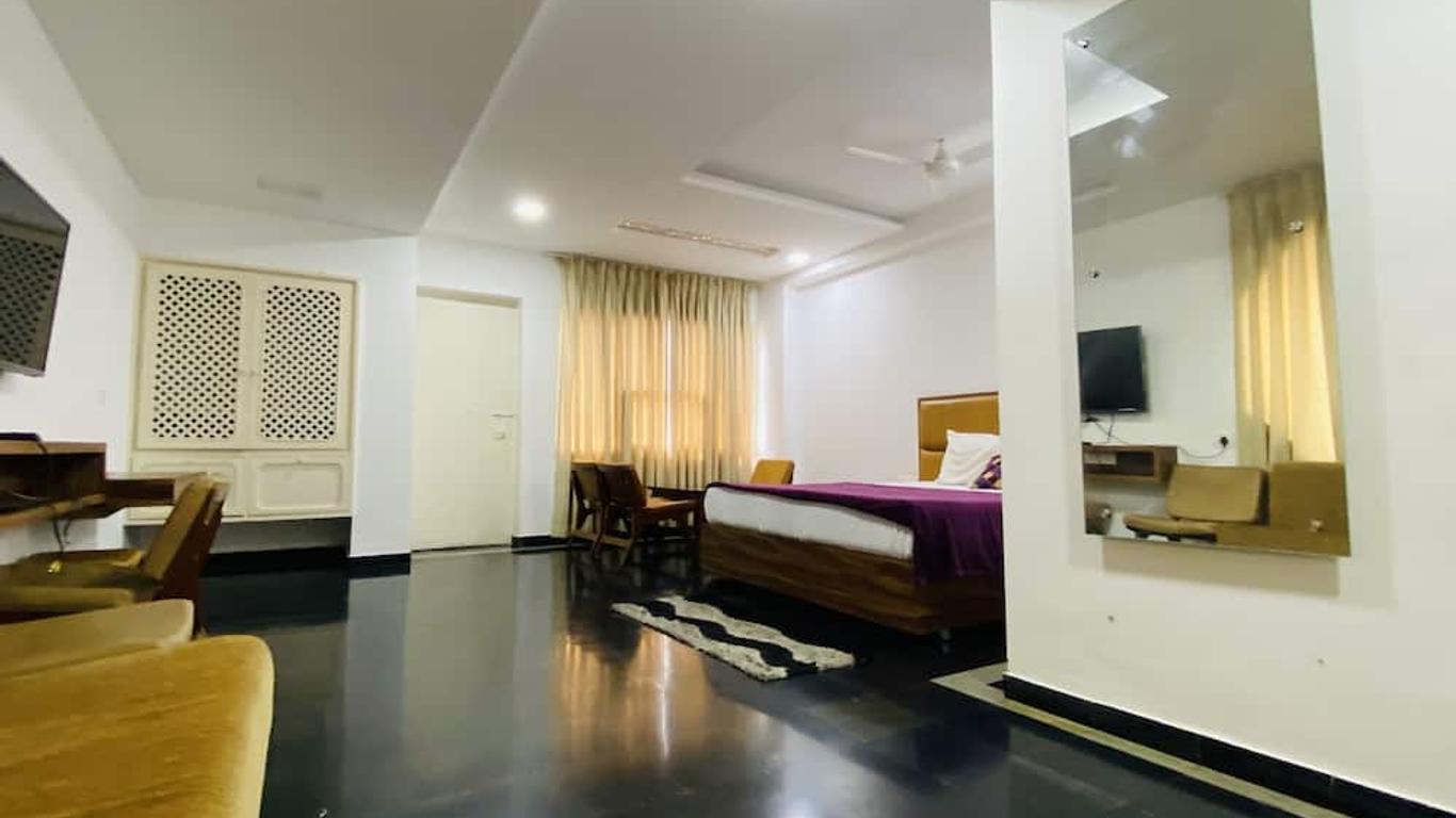 Hotel Amaravathi