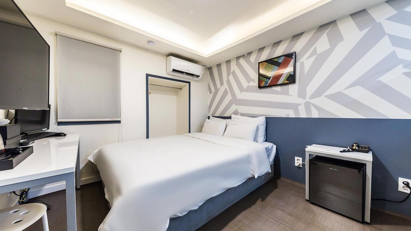Grim Hotel in Dongdaemoon