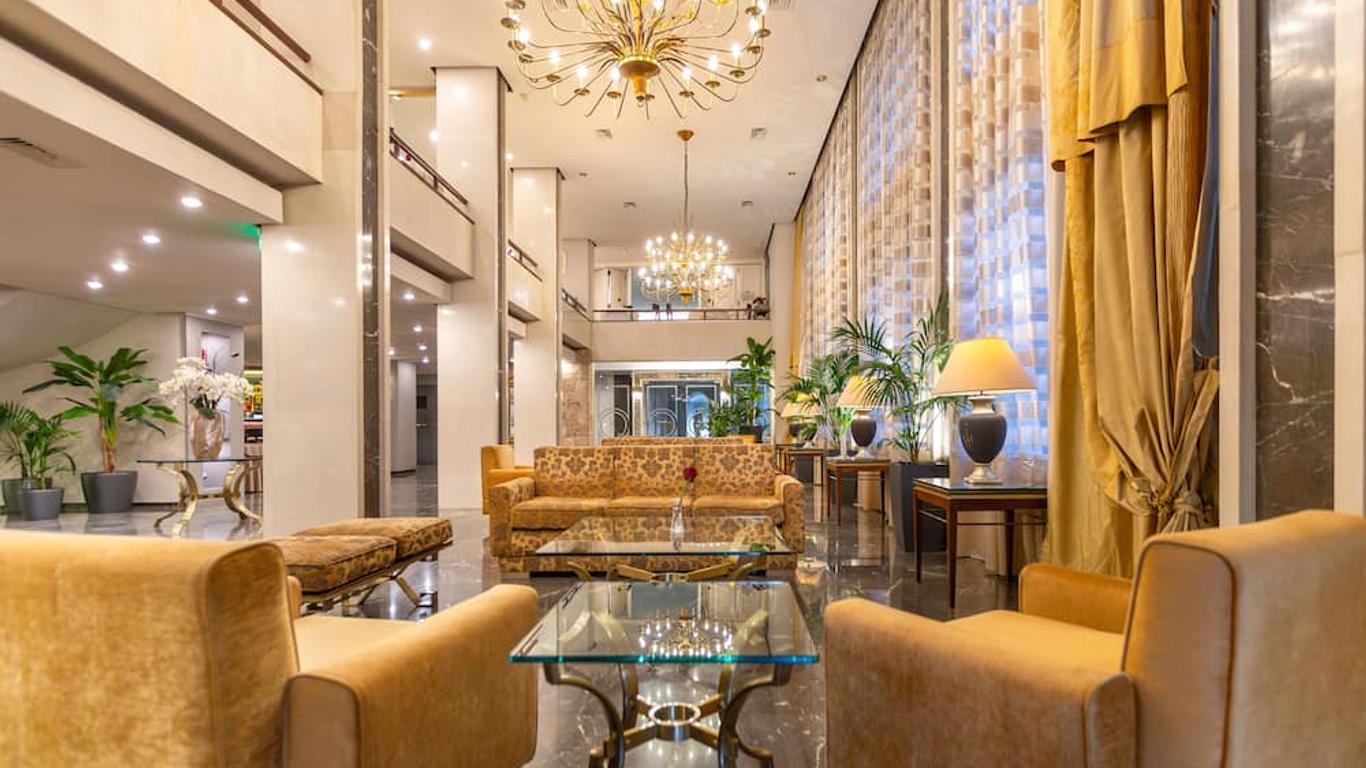 Ilisia Hotel