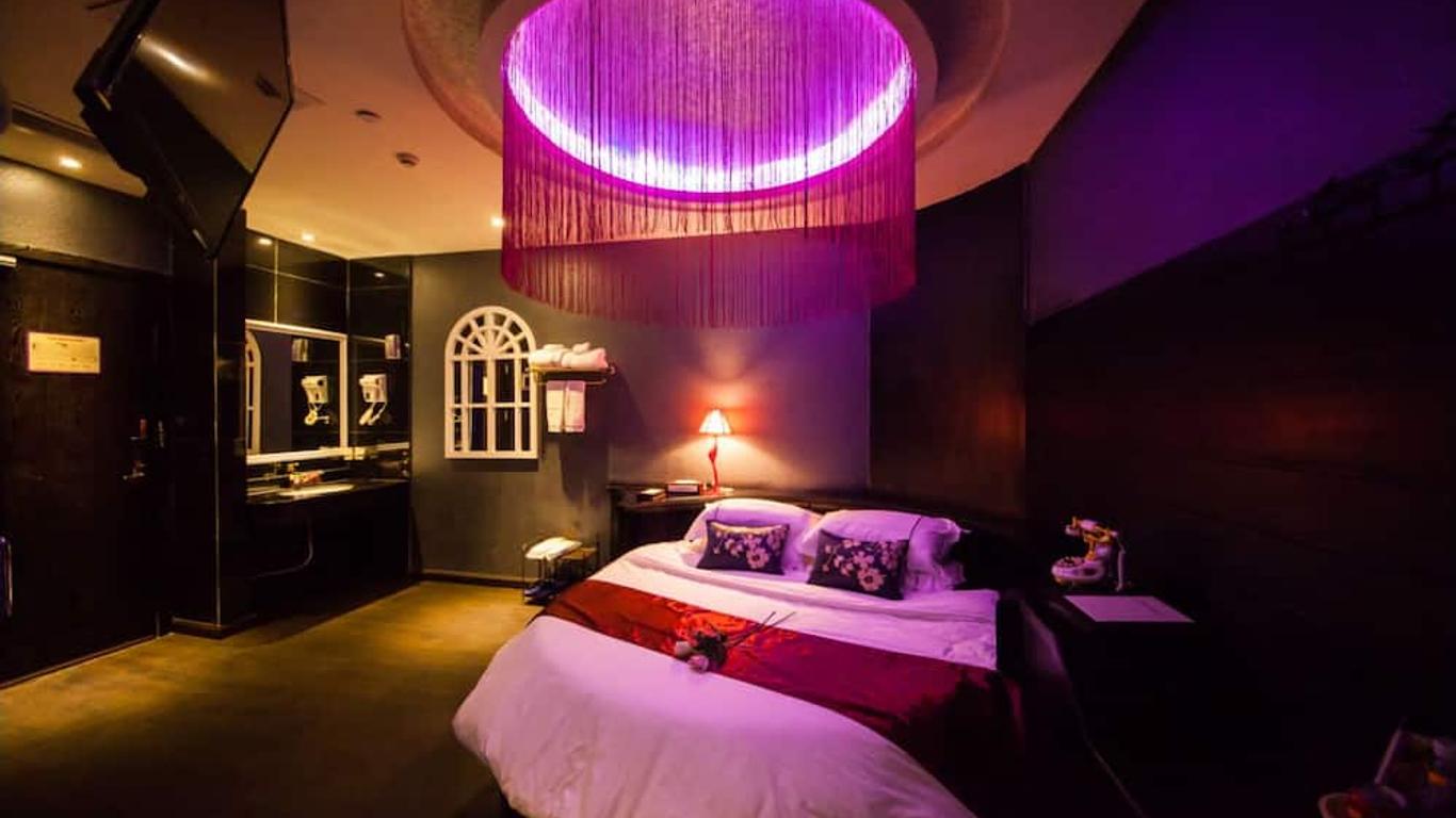 Brightman Theme Hotel
