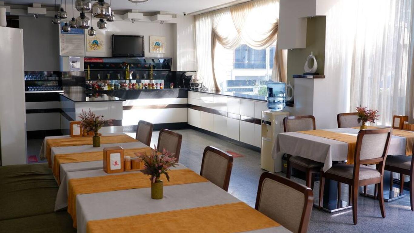 Hotel La Bella Soma