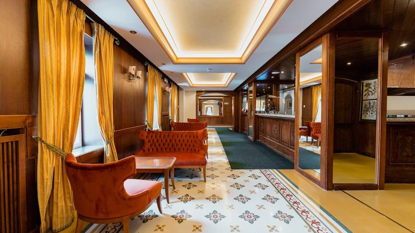 Hotel Serena