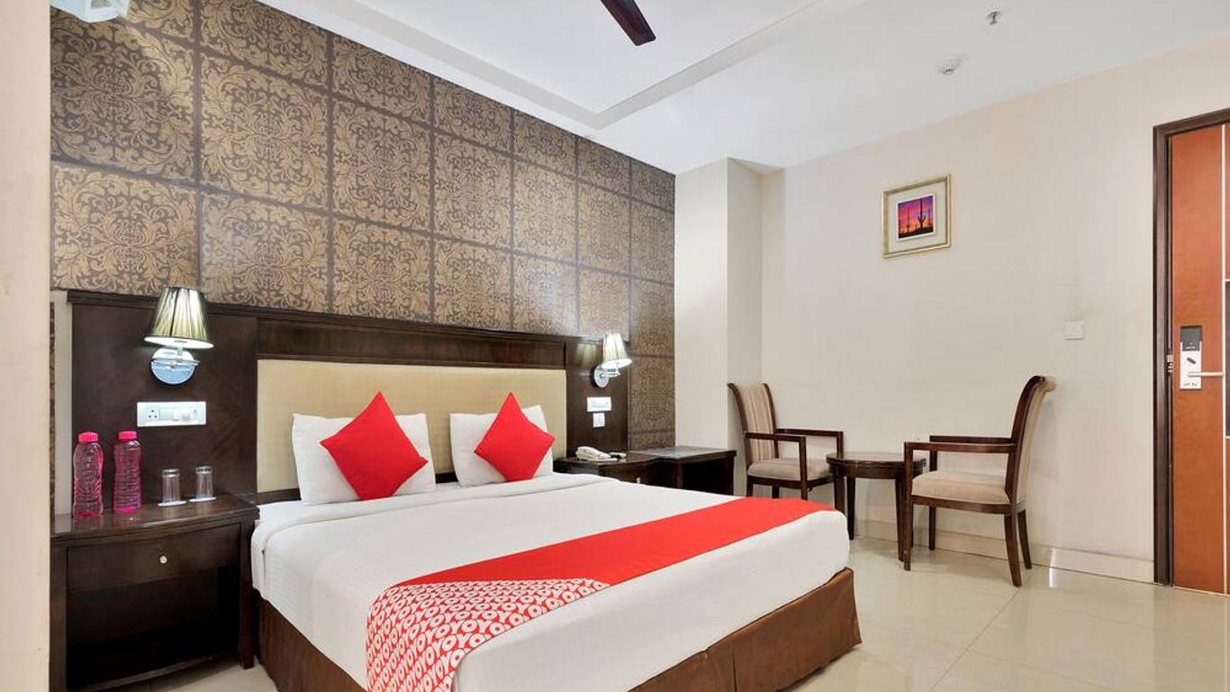 Hotel Rudra Grand Near Kondapur x Road