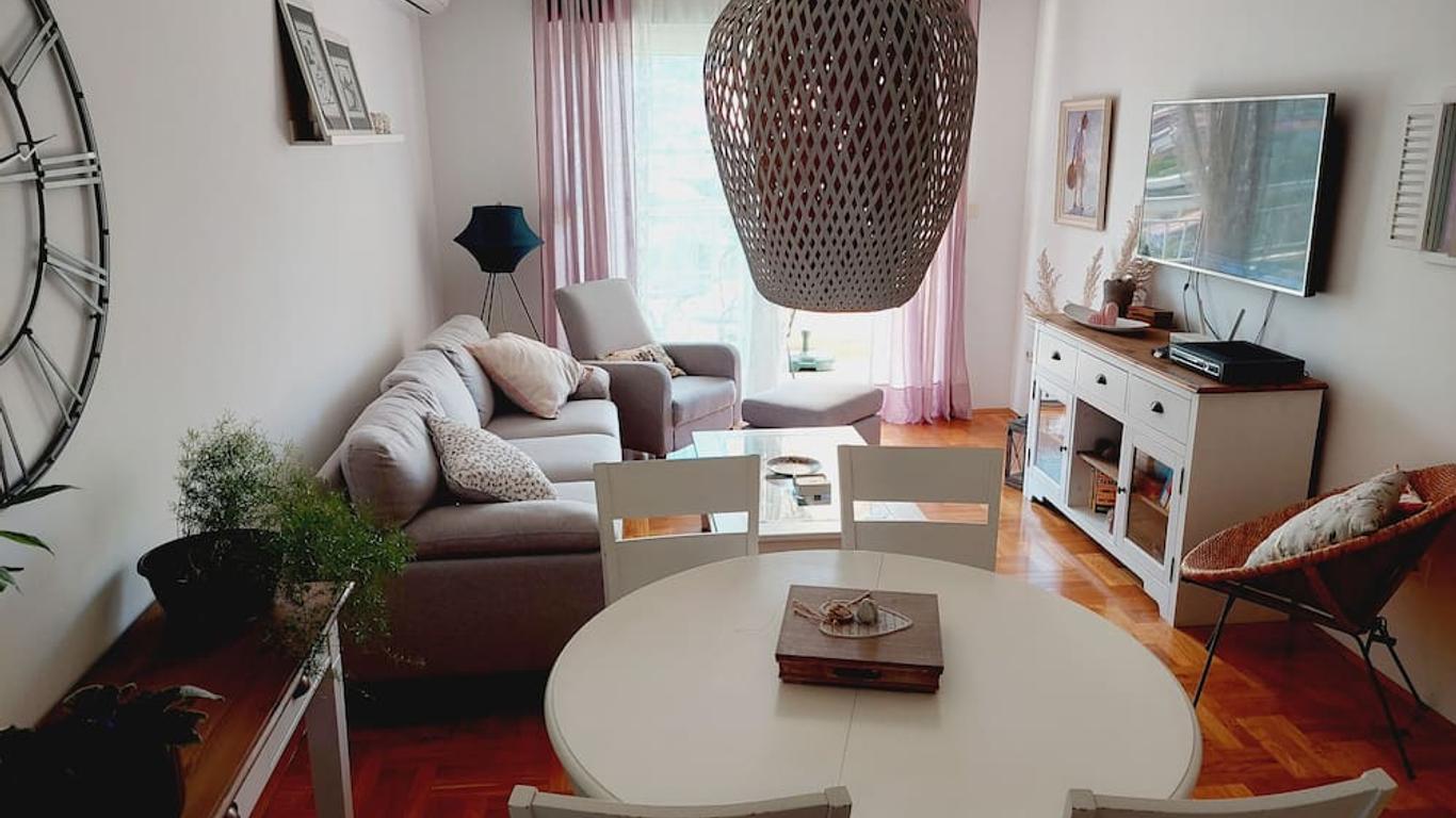 Sweet Apartment
