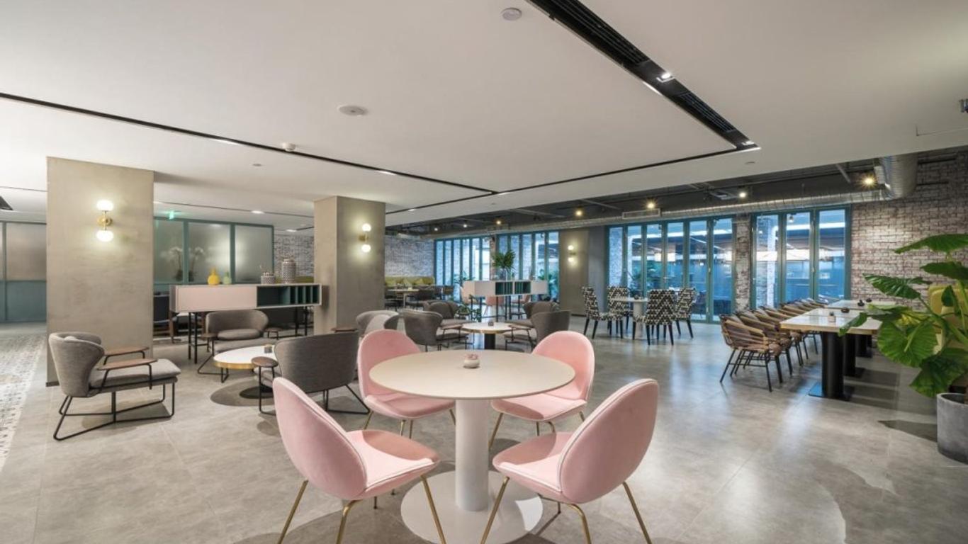 Ophelia 299 Boutique Hotel