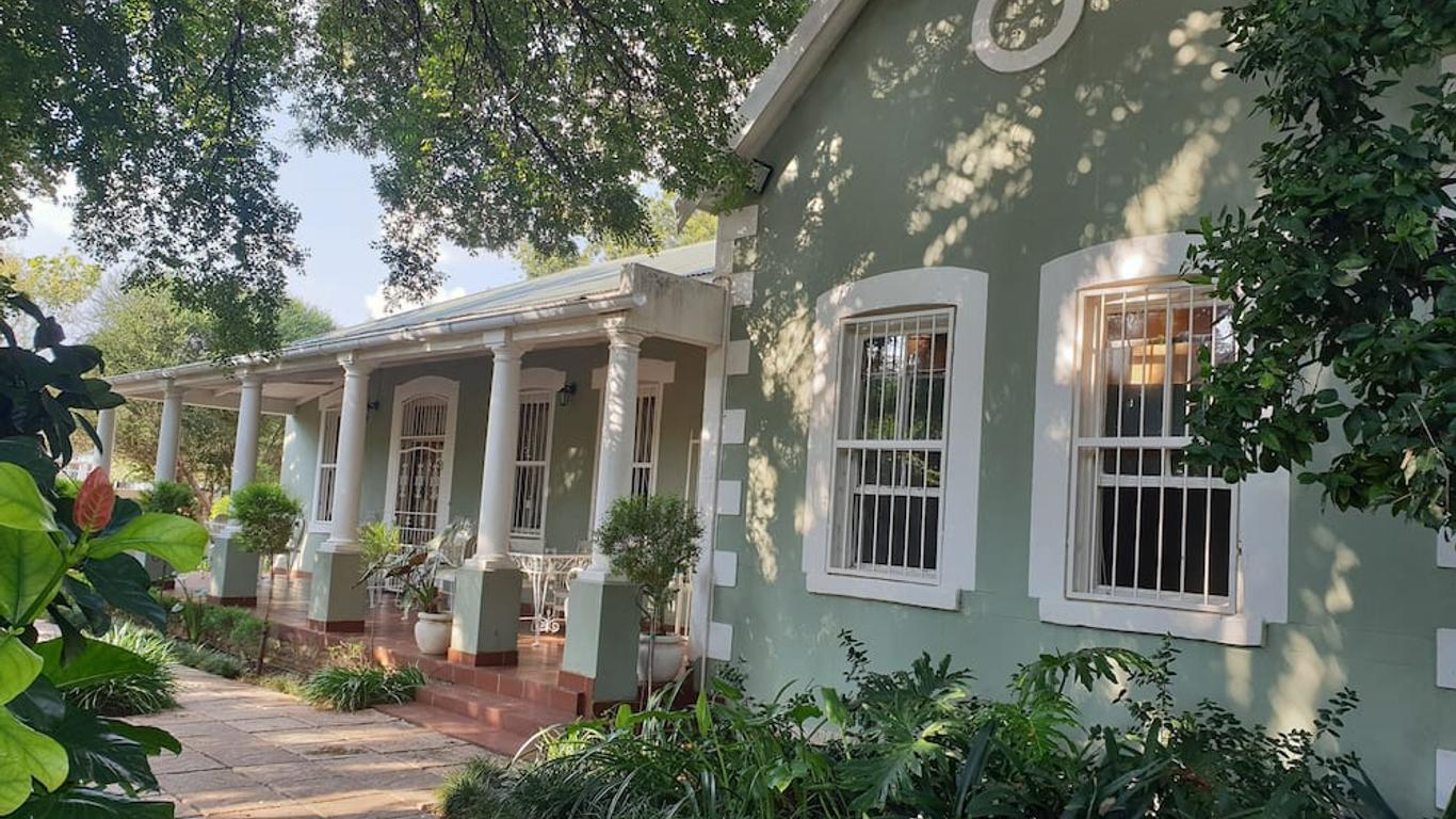 Bauhenia Guesthouse