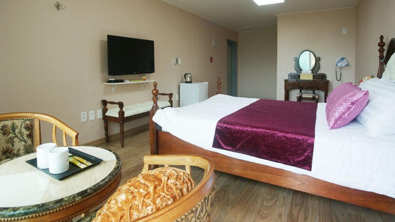 Stone and Wind Resort