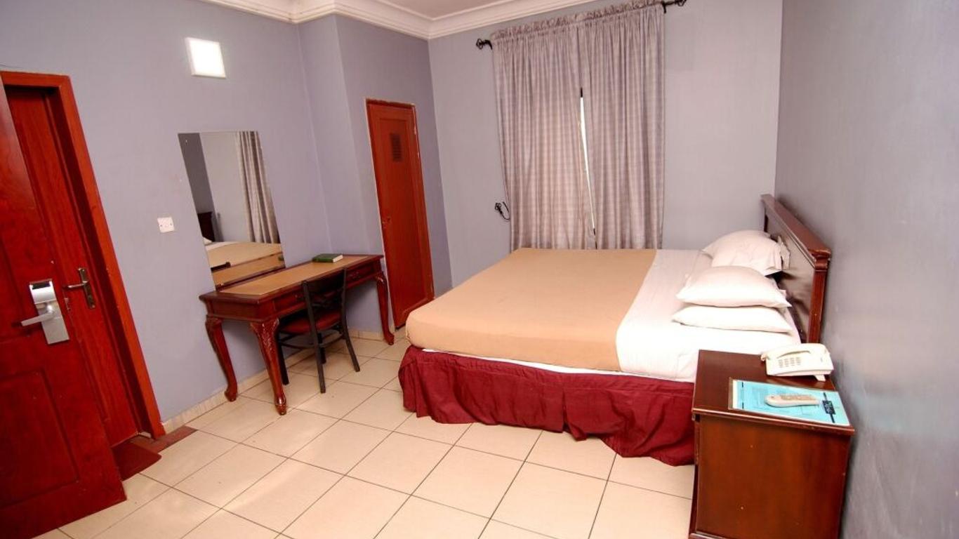 Alexis Hotel & Conference Centre