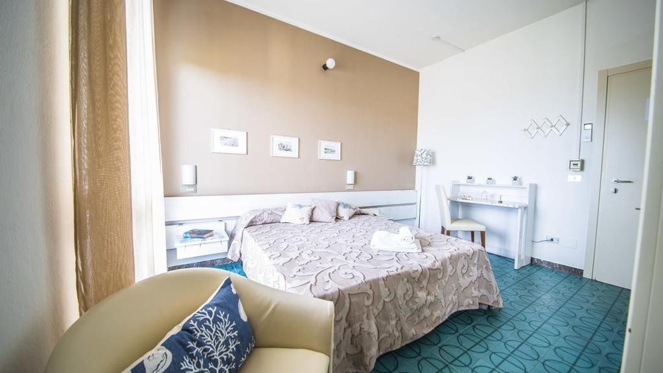 Renzo Hotel