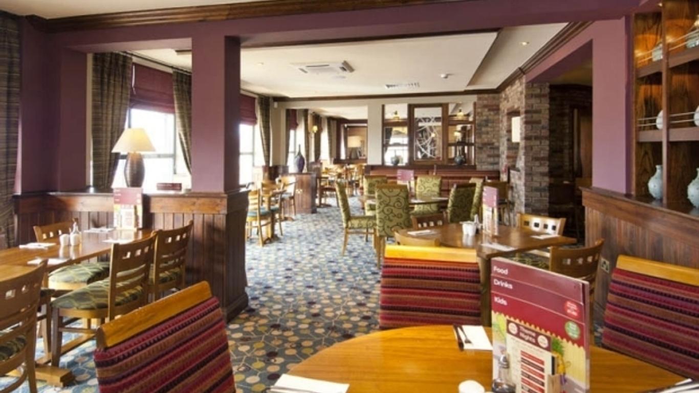 Premier Inn Stoke-Trentham Gardens