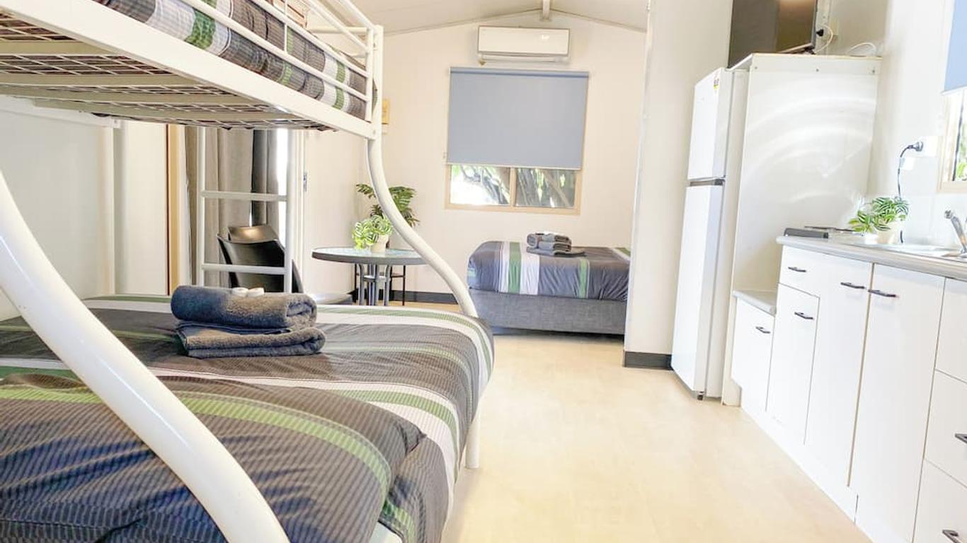 Aaok Moondarra Accommodation Village
