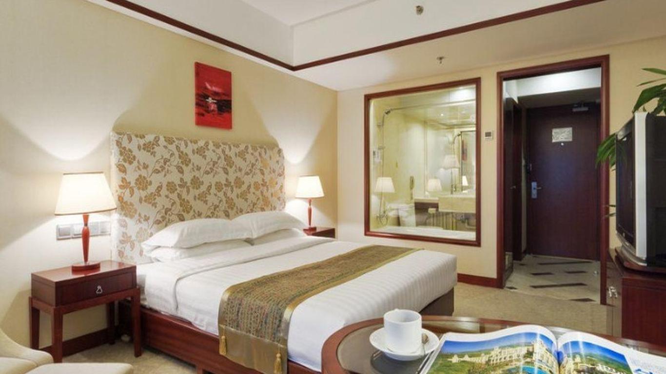 Starmoon Hotel