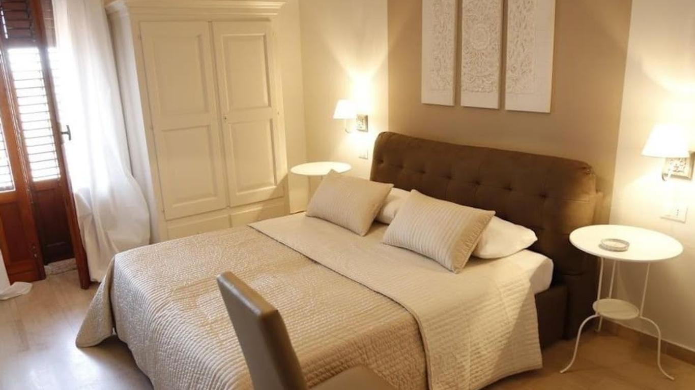Simonetta's Rooms