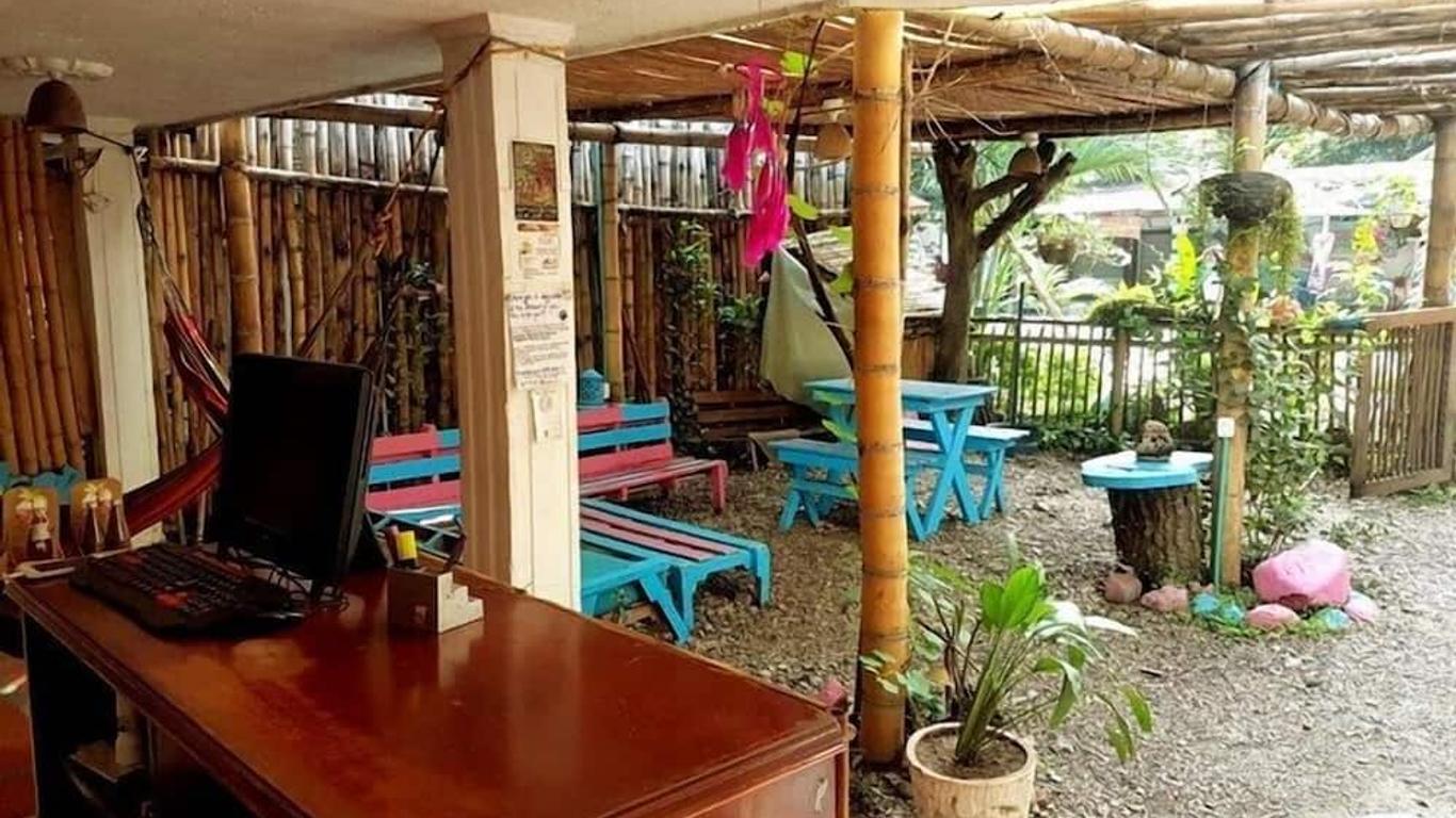 Oasis Hostal Restaurante