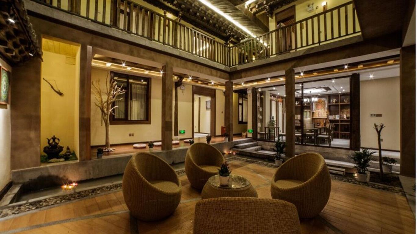Blossom Dynasty Inn