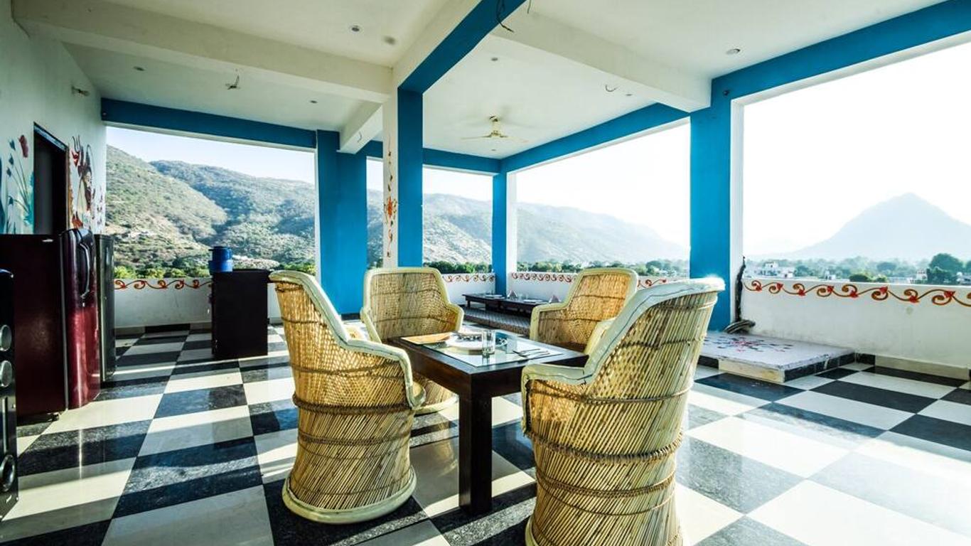 OYO 10682 Hotel Blue Lotus