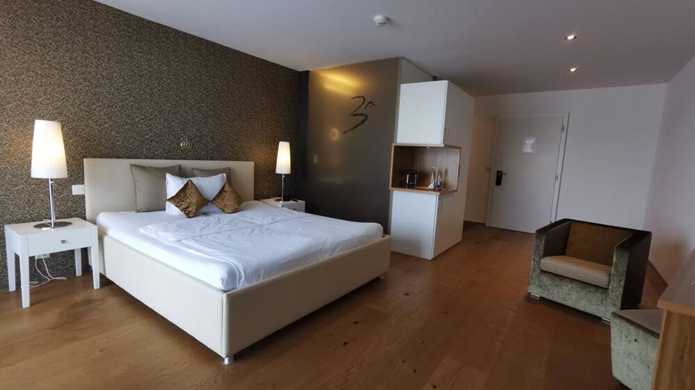 Hotel Ava