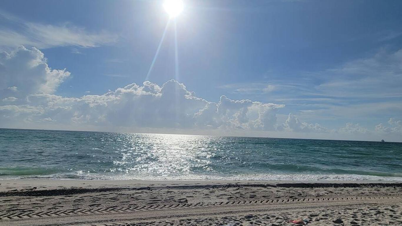 2 Bedroom 2 Bath Beachfront Condo on Miami Beach Millionaire Row