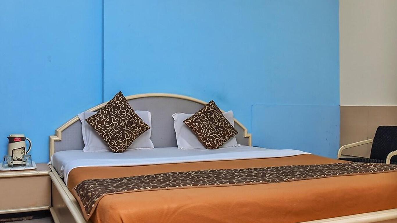Aditya Hotel
