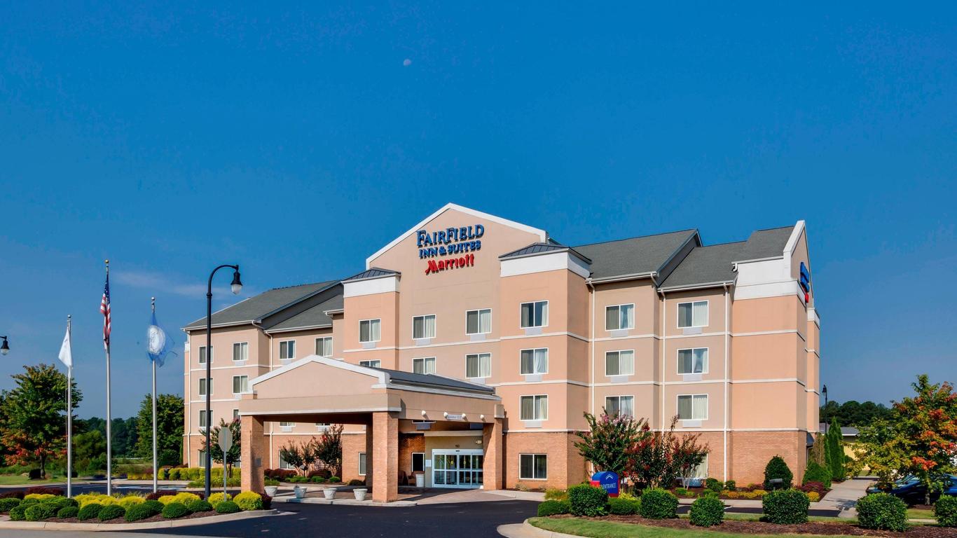 Fairfield Inn and Suites South Hill I-85